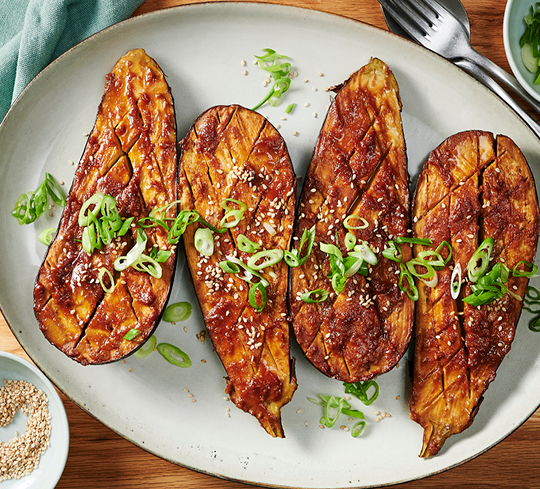 Geroosterde aubergine met miso en honing