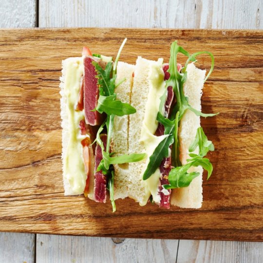 Frisse tonijnsandwiches