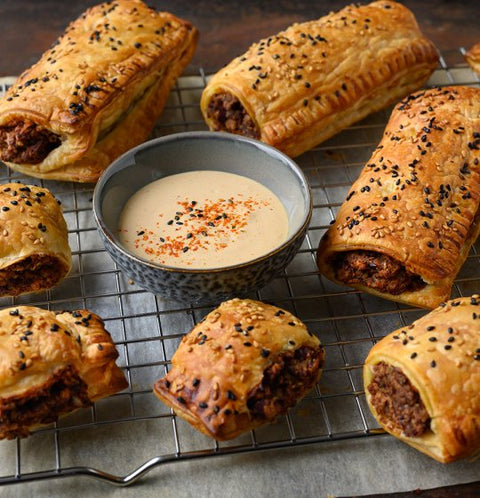 Vegan saucijzenbroodjes in Japanse stijl