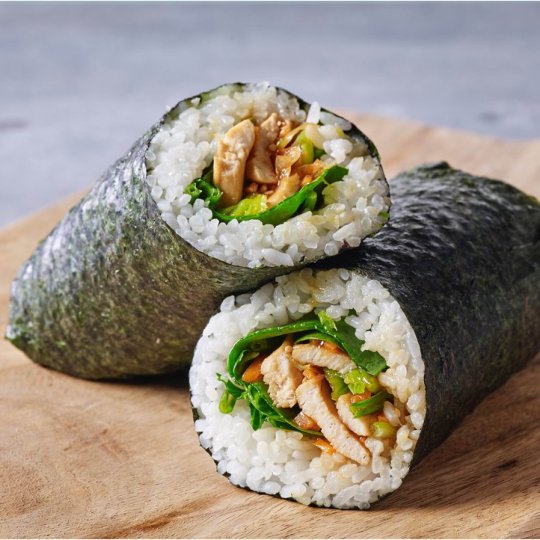 Rijstrolletjes met kip en prei